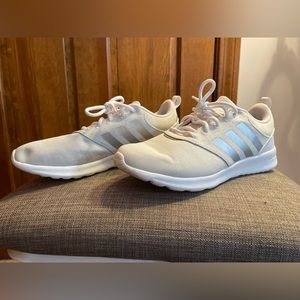 Size 8.5 women’s Adidas Cloudfoam Sneakers